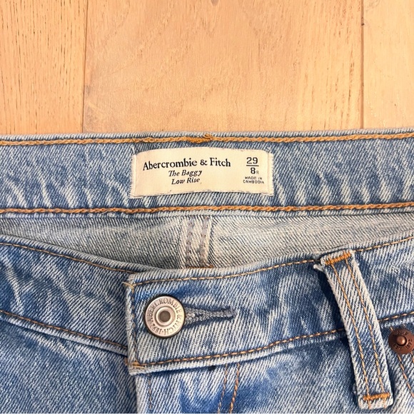 Abercrombie and Fitch Vintage Denim  Low Rise Baggy Jean - SIZE 29 - Picture 2 of 5